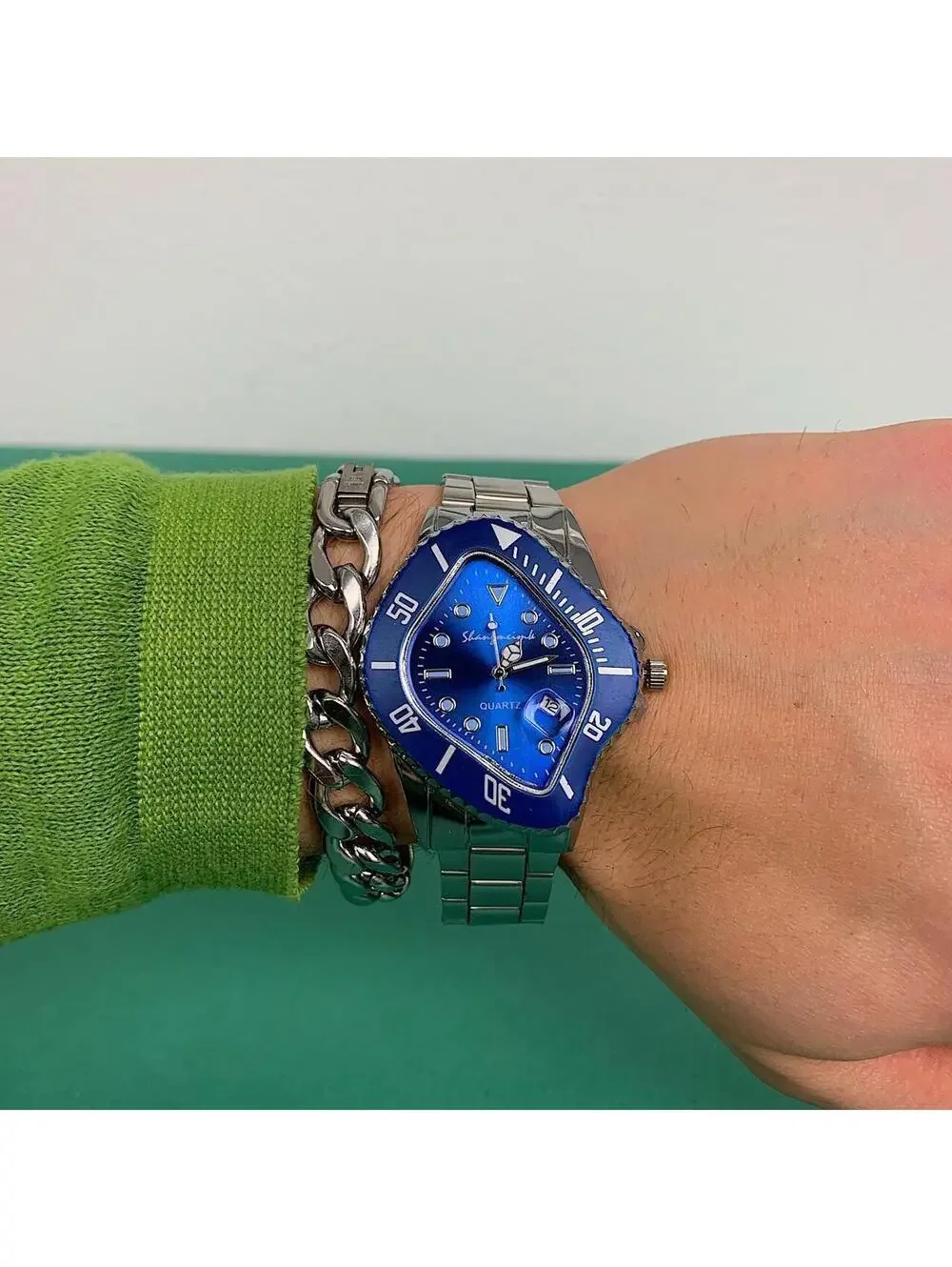 Cyber Retro Minimalist Silver Blue Stainless Steel Essential Watch 10 Inch Unise
